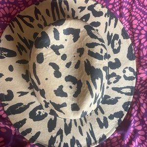 Leopard fedora